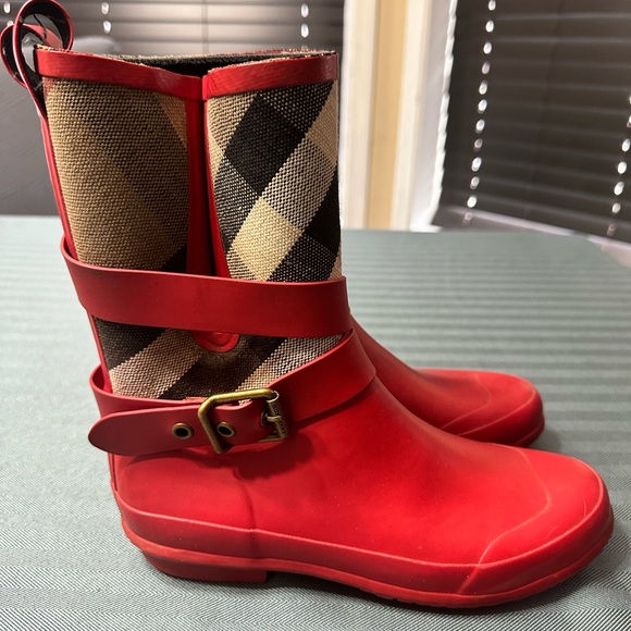 Burberry Shoes - Burberry rain boots